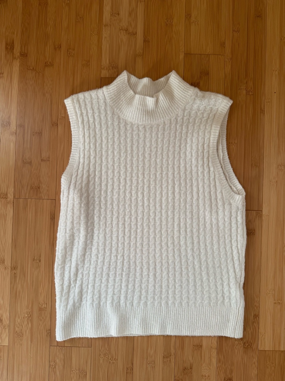 Abercrombie & Fitch Cream Cable Knit Sleeveless Turtleneck Sweater Vest